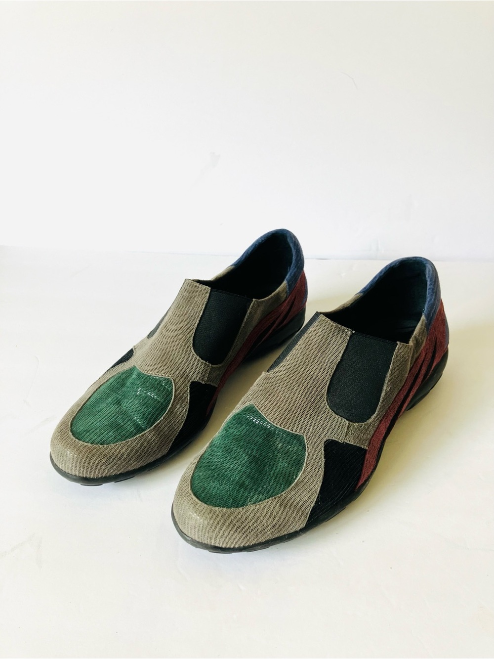 VANELI Sport Multicolored Suede Leather Slip on Casual Shoes


Women’s US Size 9